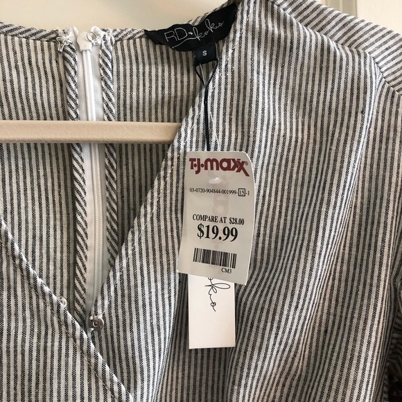 Puffy sleeve floral blouse - Picture 2 of 3